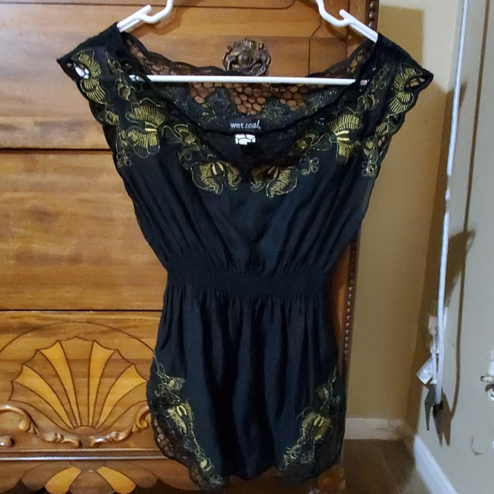 Wet seal top